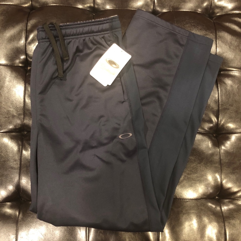 OAKLEY sweats